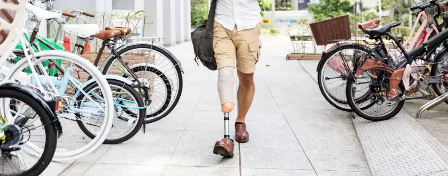 ταξιδεύοντας με τεχνητό πόδι